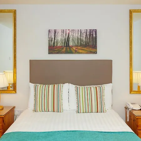 Konukevi Ashville House Killarney