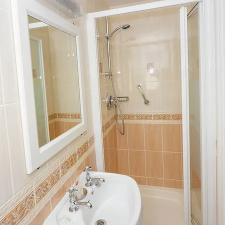 Ashville House 3*